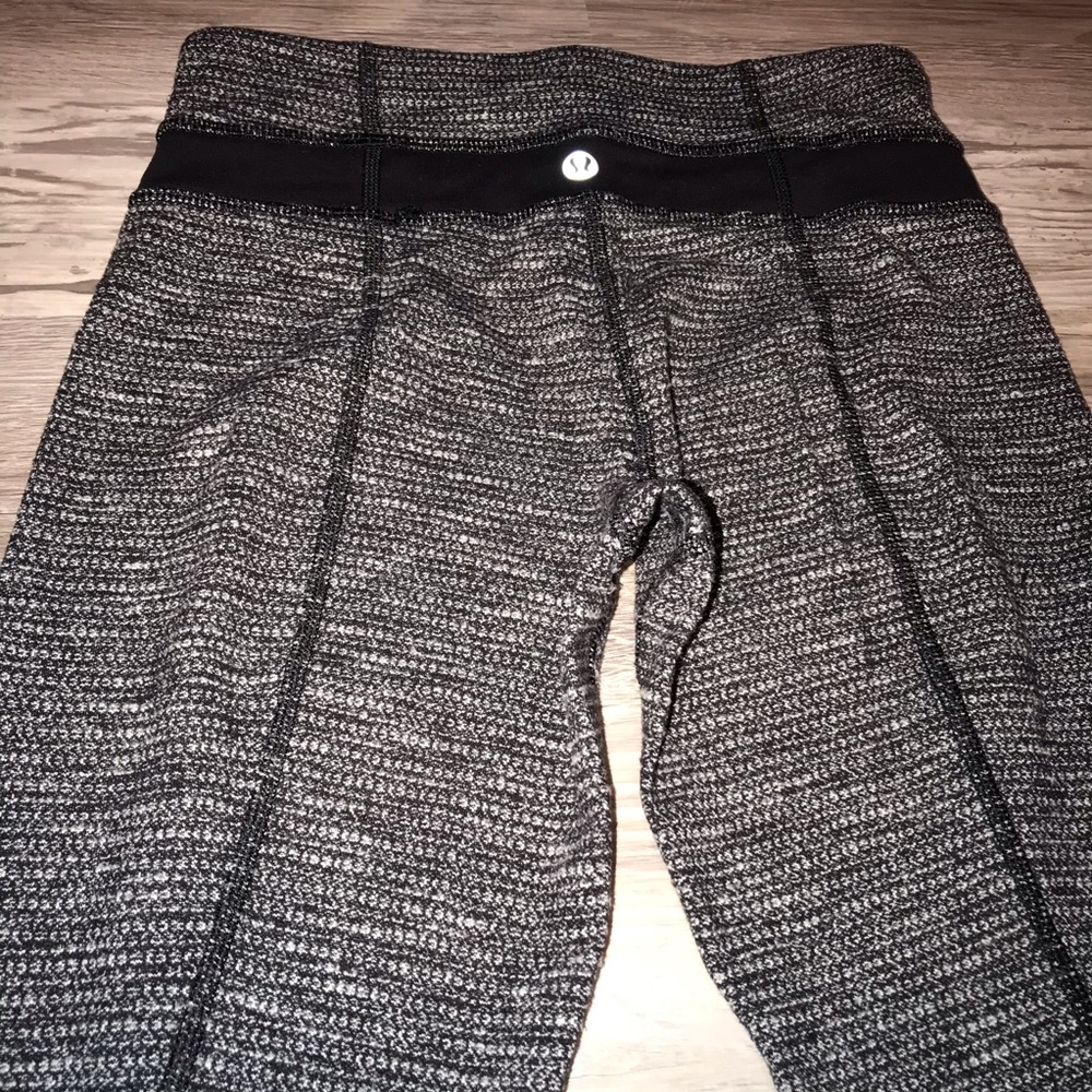 Lululemon Yoga Pant Leggings - Picture 3 of 4